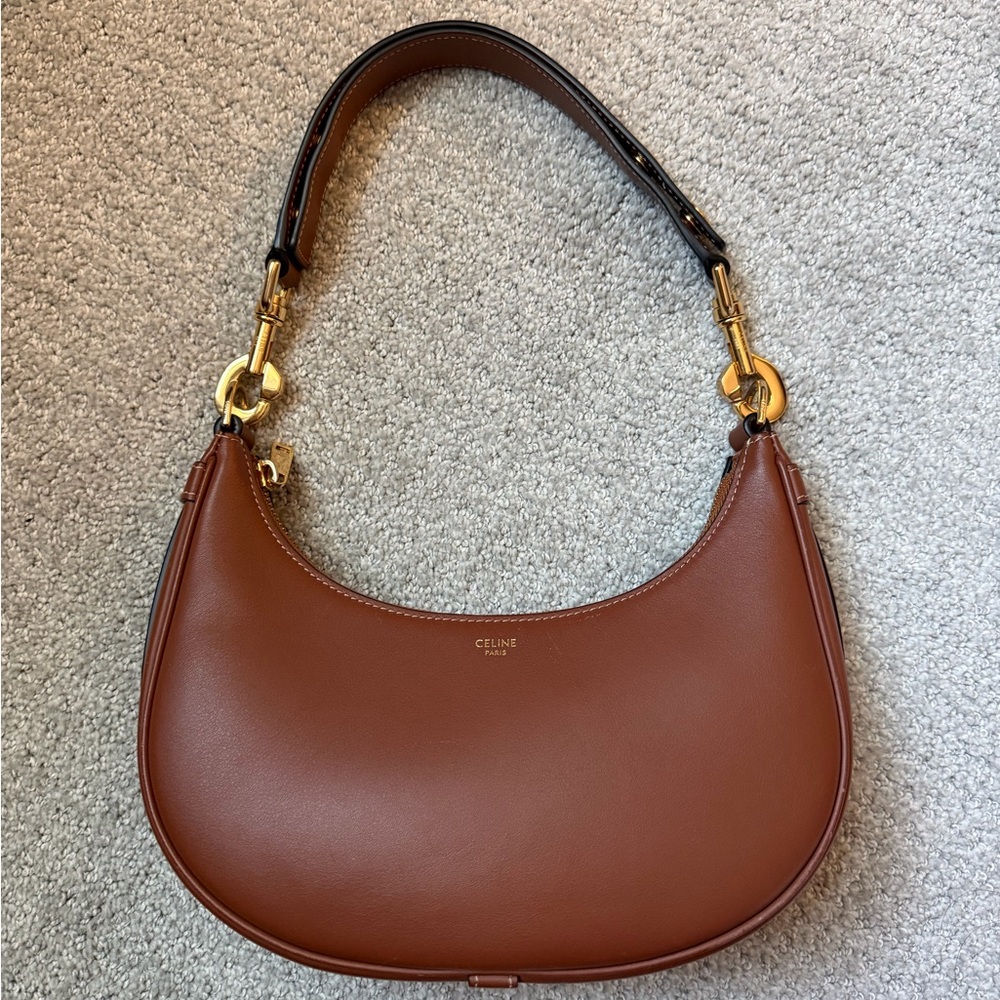 Celine Ava - image 1